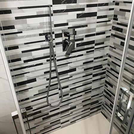 Cozy Lake Como Apartments Валмадрера Екстериор снимка