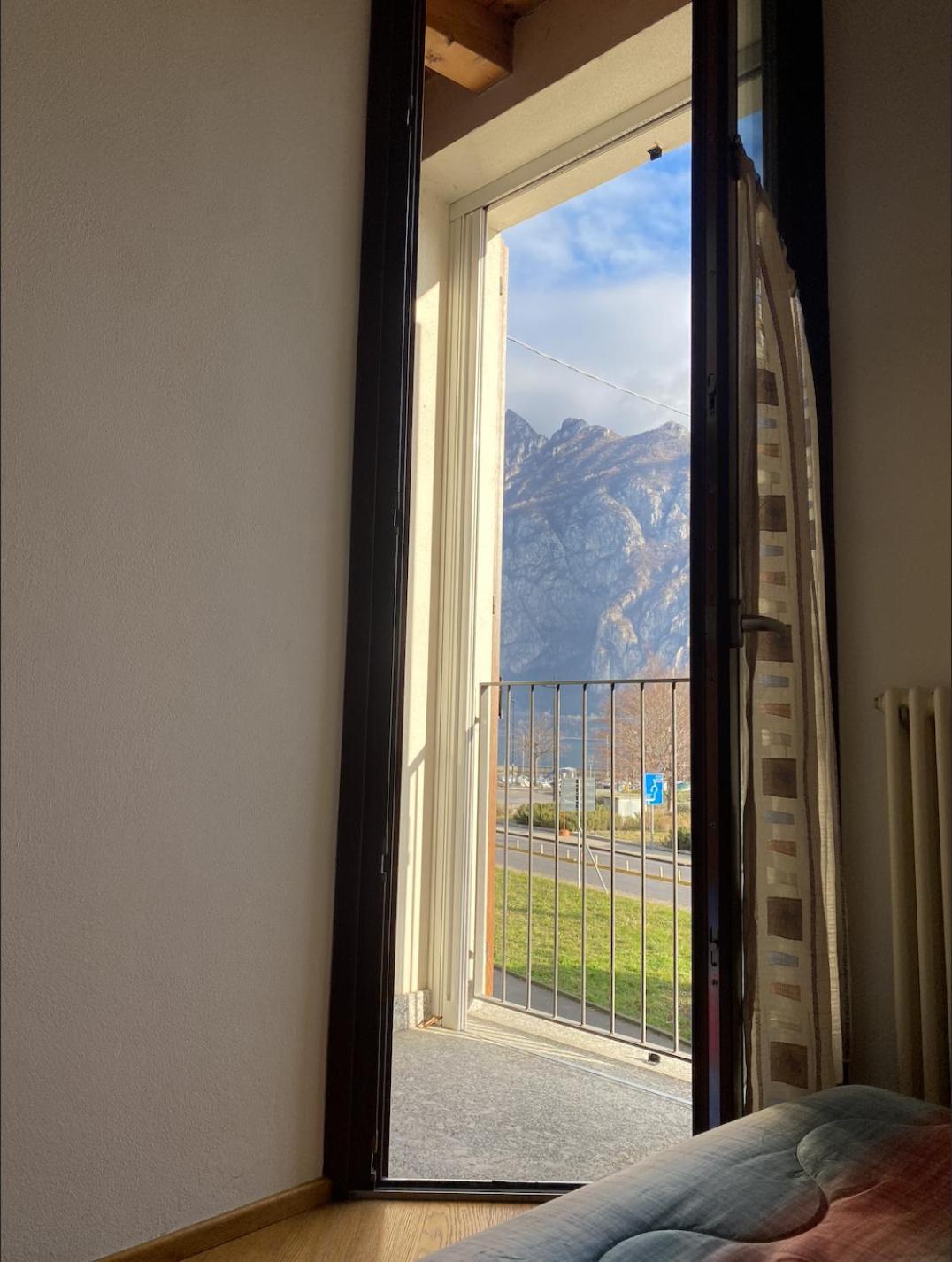 Cozy Lake Como Apartments Валмадрера Екстериор снимка
